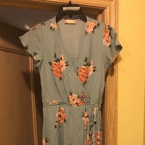 Size S Altered State faux wrap dress